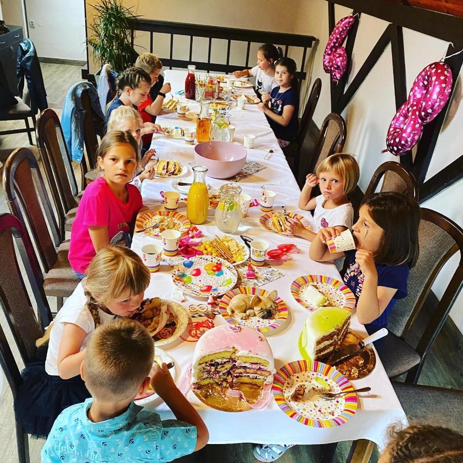 Penzion & Restaurace U Vily Sezimovo Usti Dış mekan fotoğraf