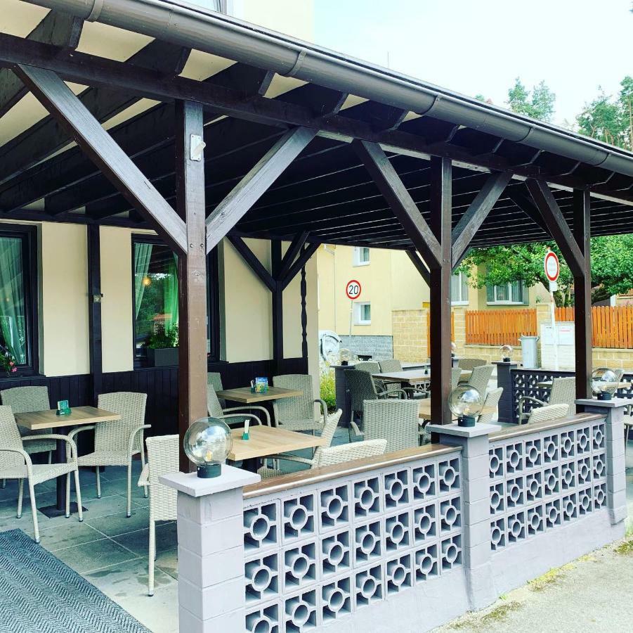 Penzion & Restaurace U Vily Sezimovo Usti Dış mekan fotoğraf